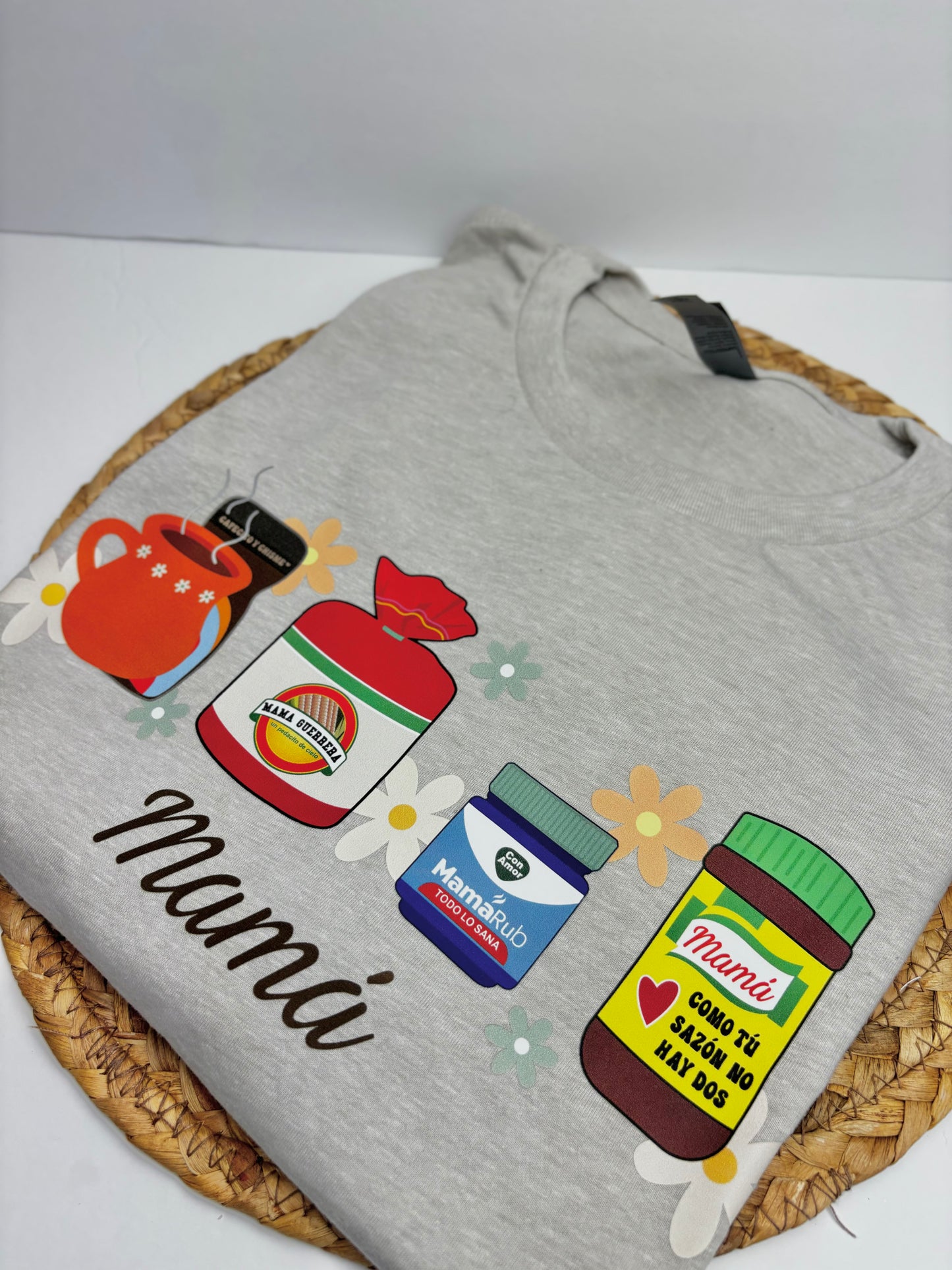 Mamá Sand Graphic Tee