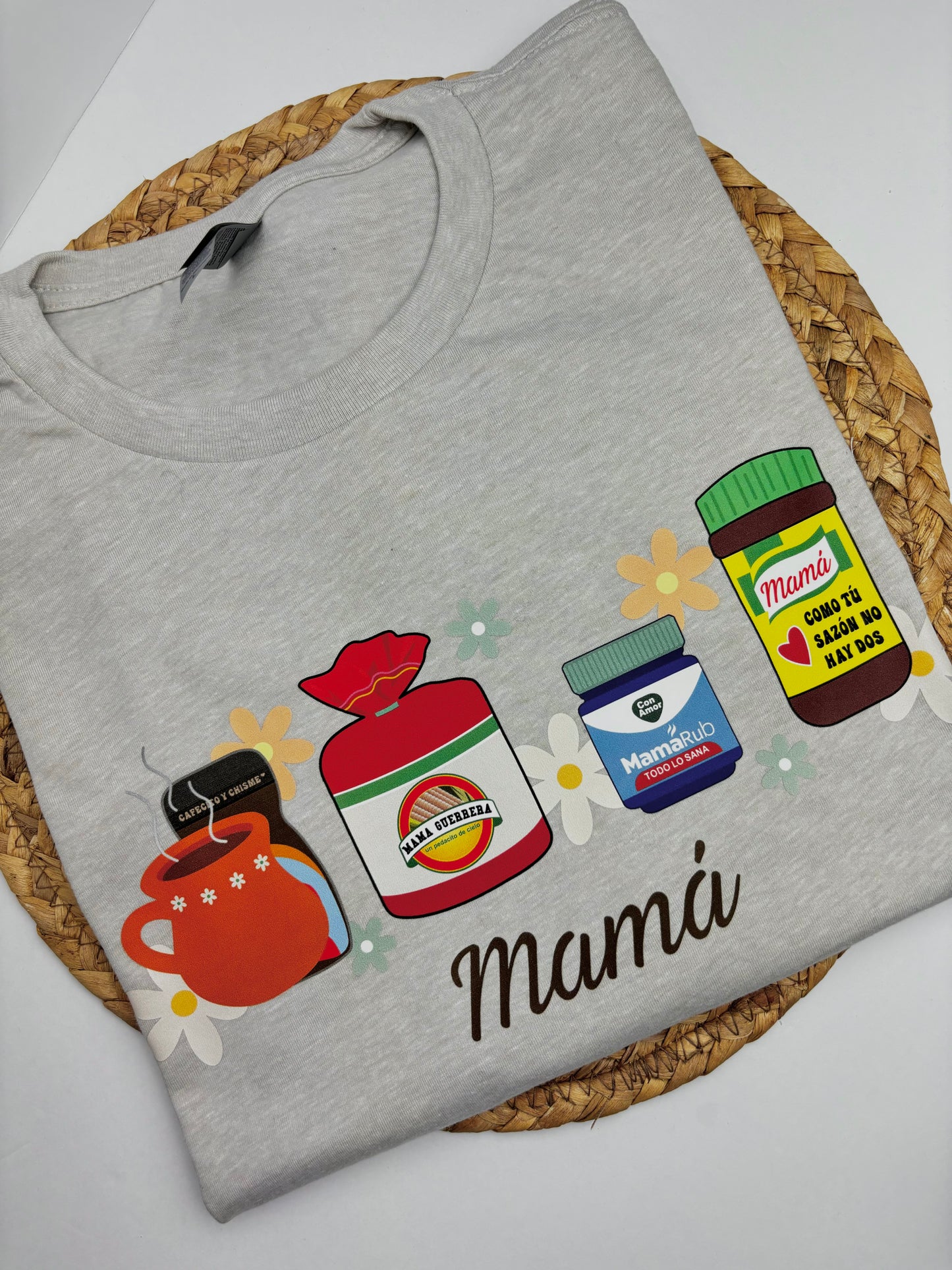Mamá Sand Graphic Tee