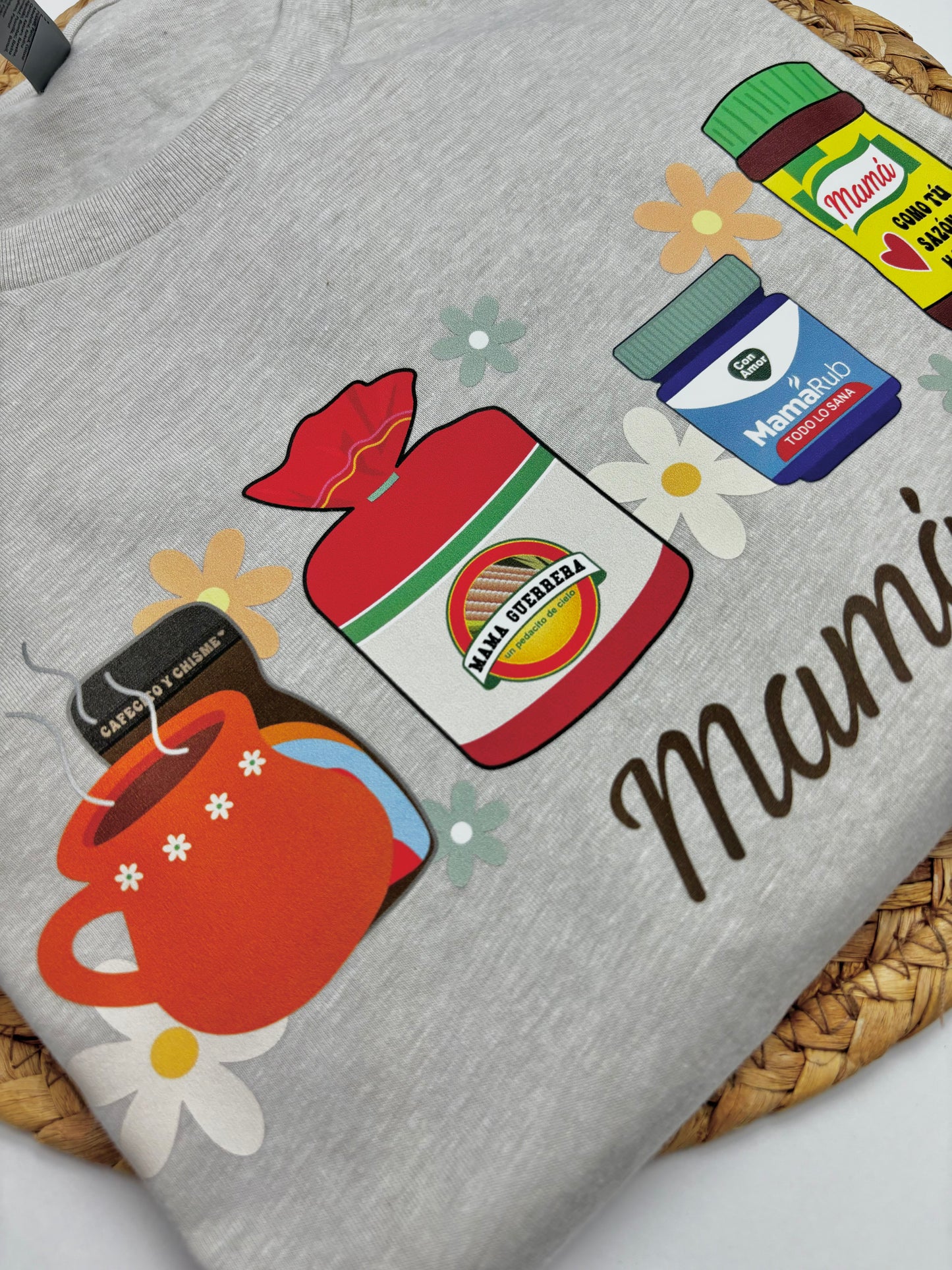 Mamá Sand Graphic Tee