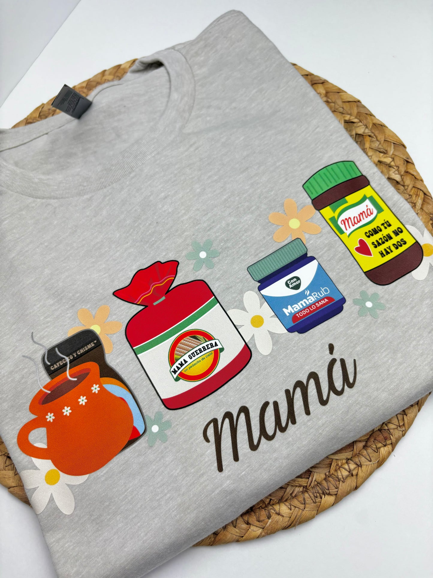 Mamá Sand Graphic Tee