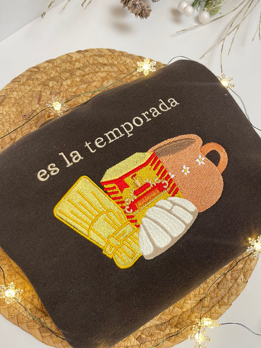 Es La Temporada Sweatshirt